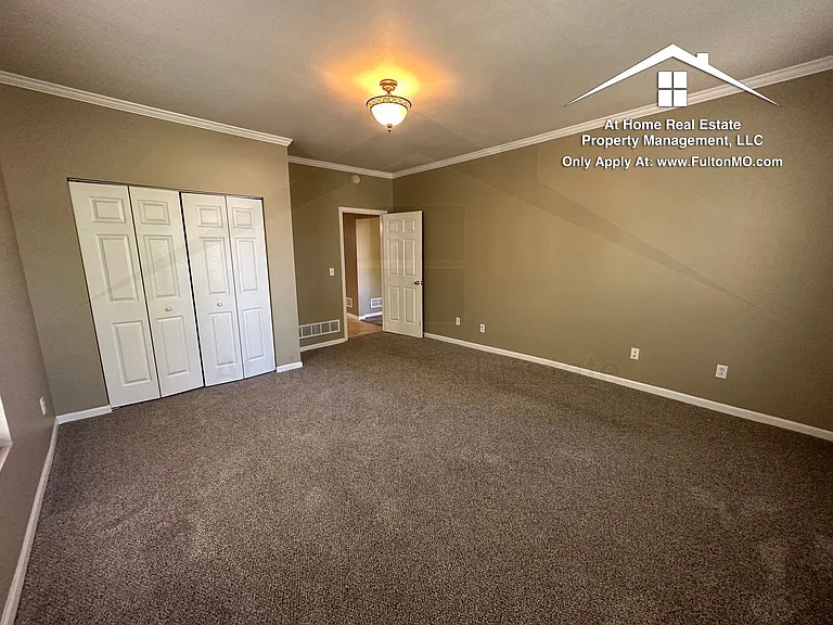 821 Court St #B — Photo 11