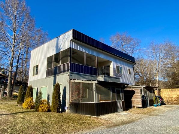 107 S Richardson Blvd