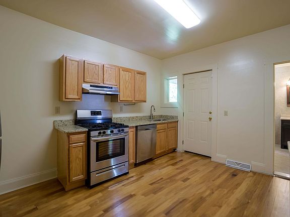 5th image of 720 Livingston Ave #A