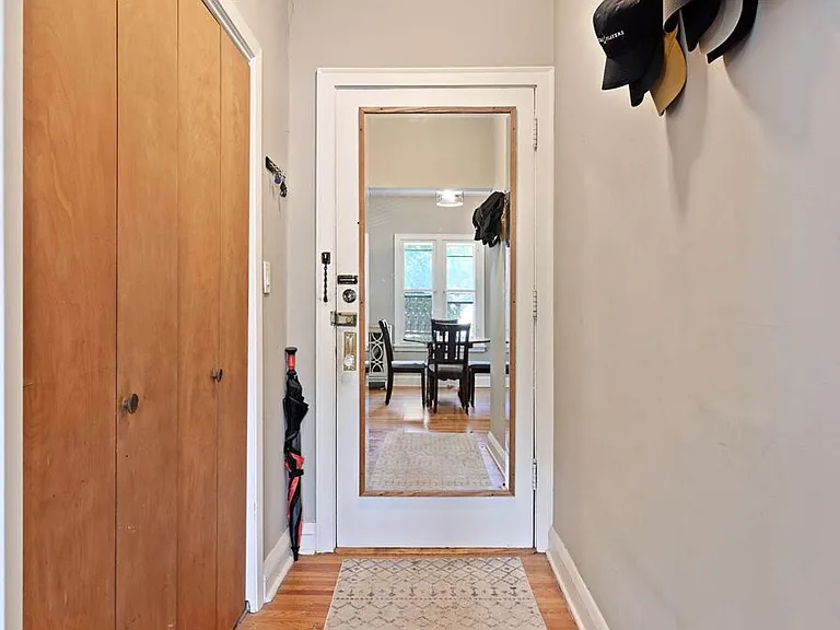 2733 Girard Ave S #205 — Photo 5