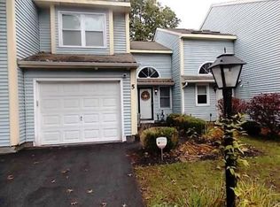 5 Jaipur Ln, Saratoga Springs, NY 12866