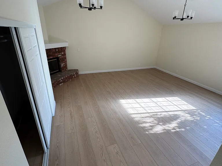 Bedroom #3 master (can also be a family room)