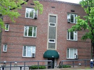42 Dean Rd APT 1, Brookline, MA 02445