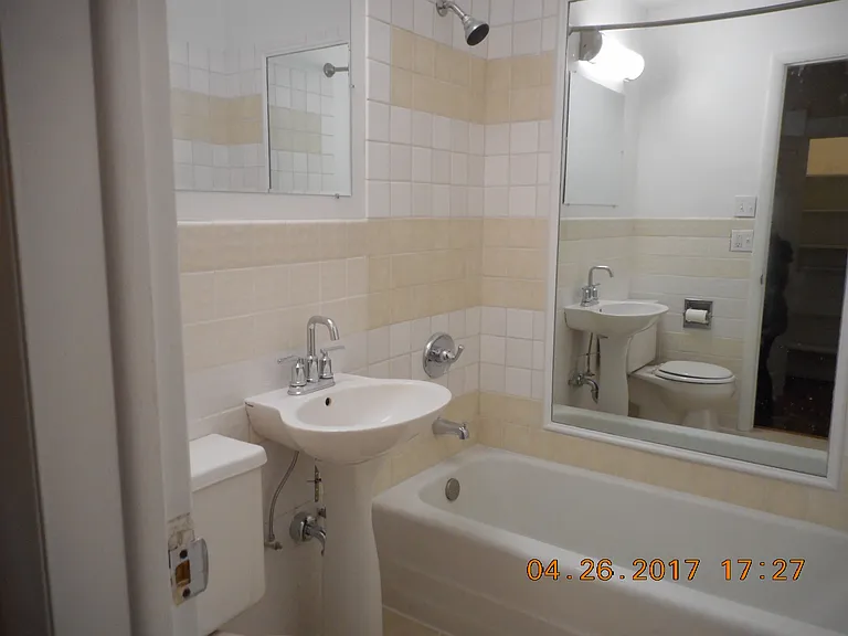 712 S Burdick St #4 — Photo 5