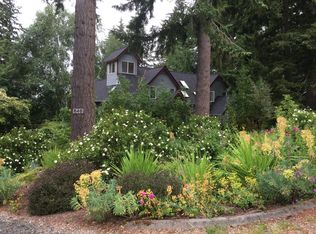 648 Annie Rose Ln NW, Bainbridge Island, WA 98110