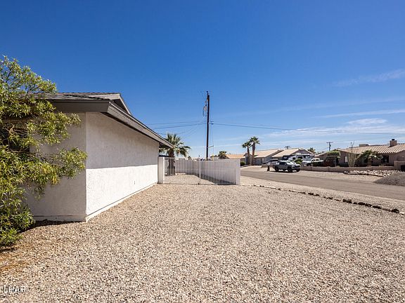 5th image of 2130 Smoketree Ave N