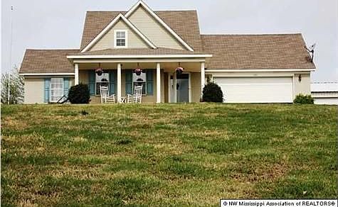 1st image of 131 Waverly Cir