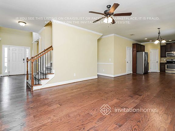 4th image of 1313 Invermere Dr SE