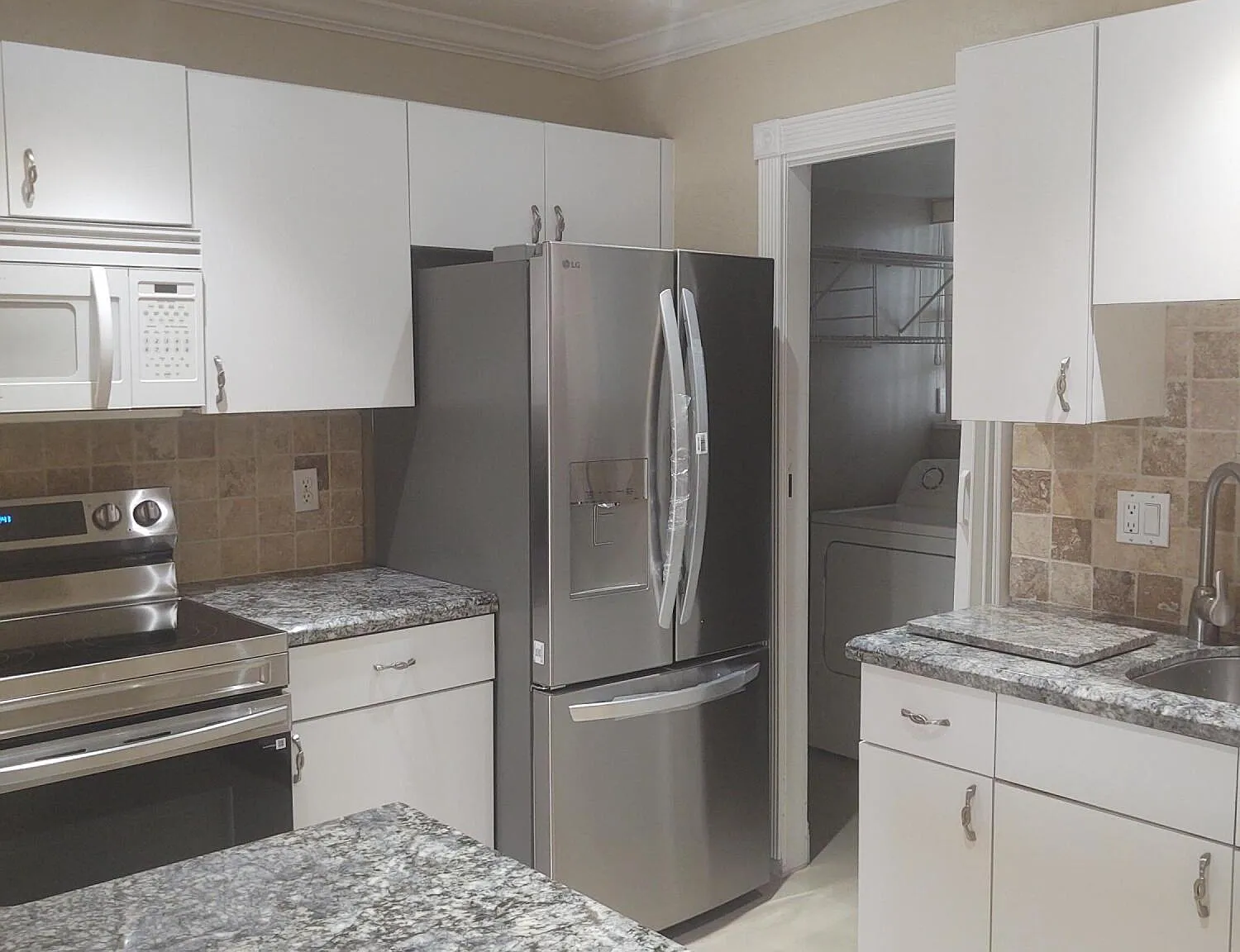 2 bed, 2.0 bath, 1054 sqft, $2,400 — Photo 4