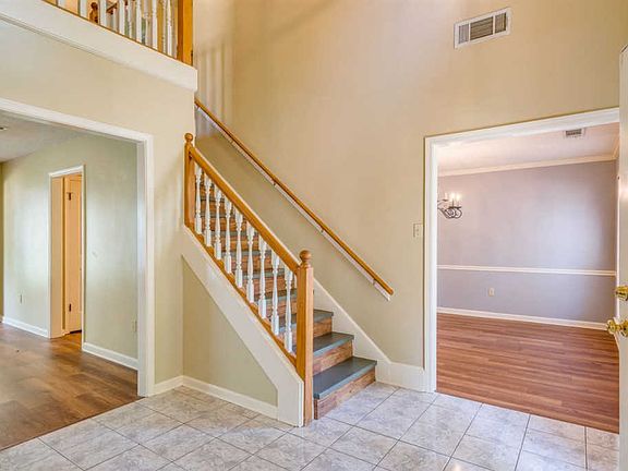 4th image of 2228 Oak Hollow Ln