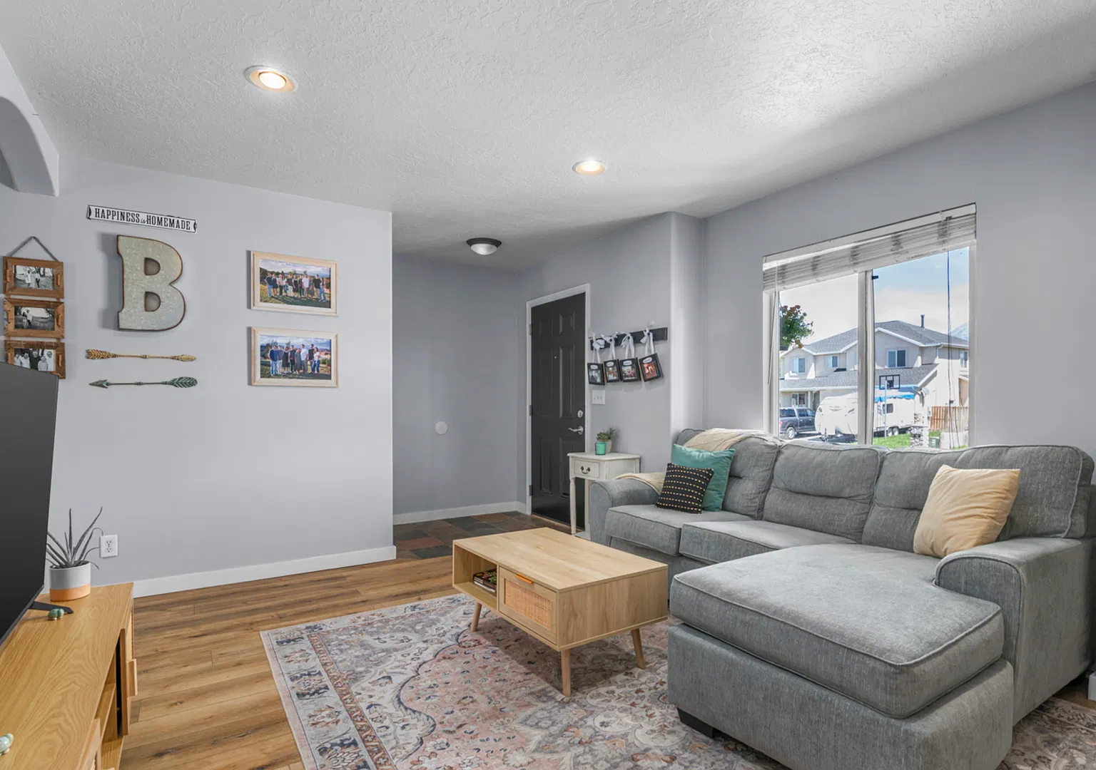 Beautiful 5-Bedroom Home in Lehi — Photo 4