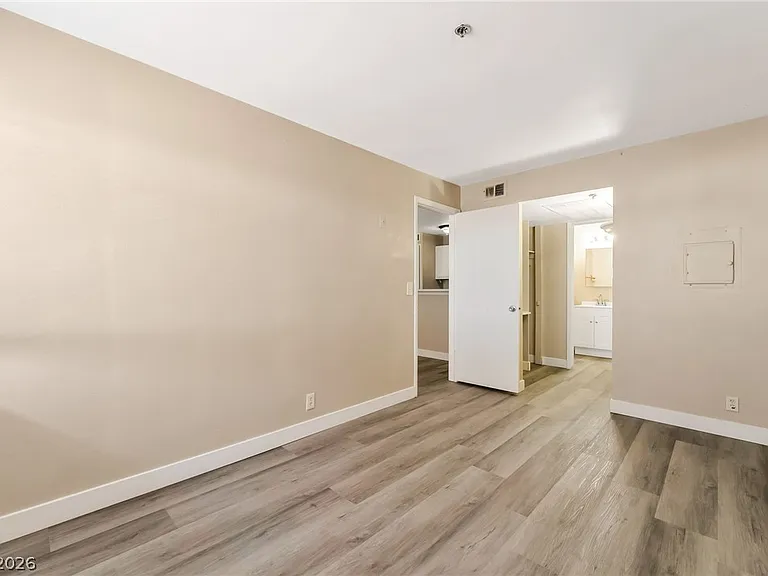1381 E University Ave #204 — Photo 11