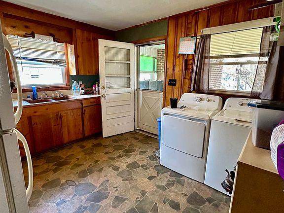 5th image of 308 S Charleston St