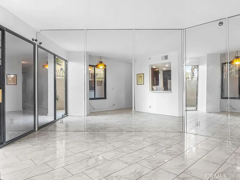 1310 E Ocean Blvd — Photo 9