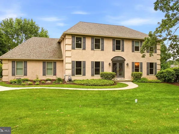 525 Beaumont Cir, West Chester, PA 19380