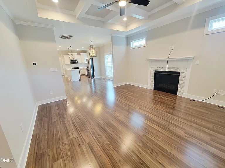 1433 Garner Rd — Photo 2