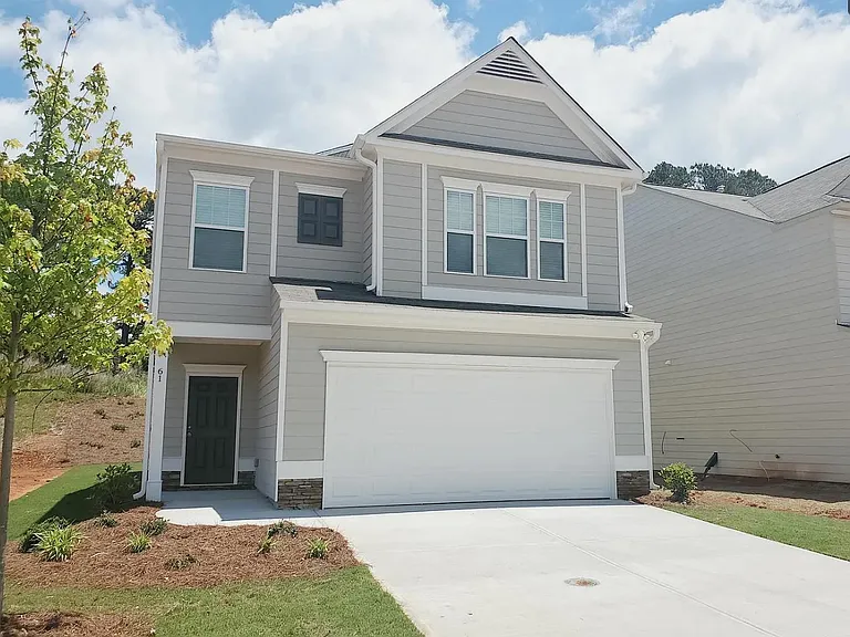 61 Pointe Pl — Photo 1