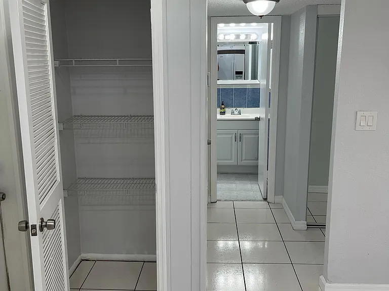 440 SE 2nd Ave #5 — Photo 8