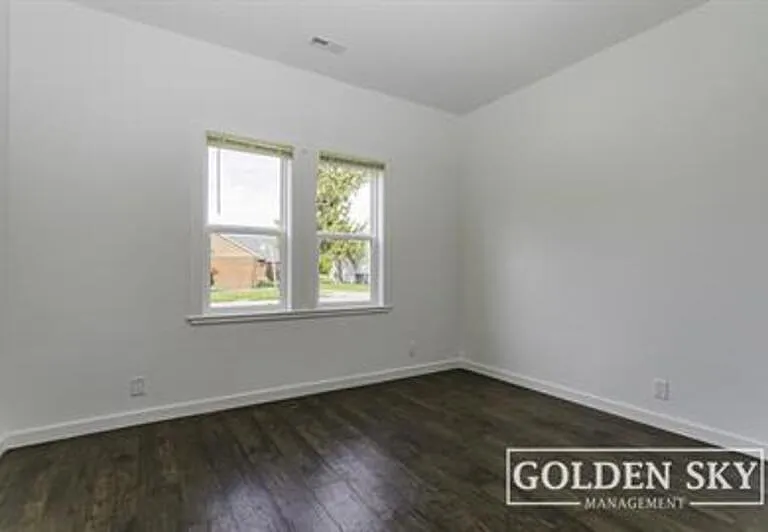 820 S Hackley St — Photo 7