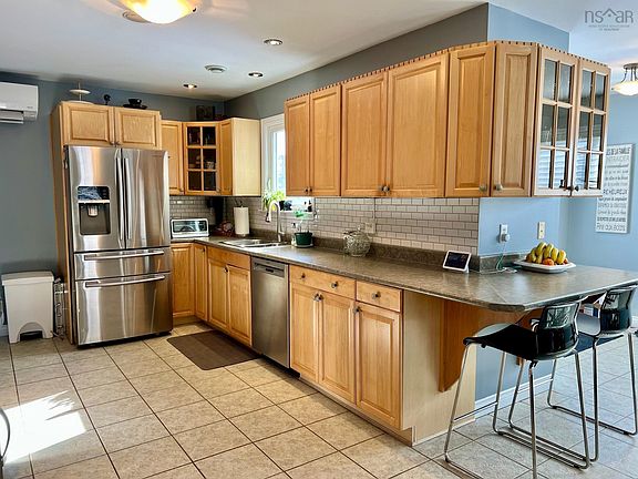 5th image of 33 Oak Rd