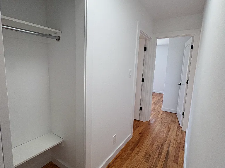 Emerson Ave — Photo 17