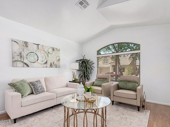 4th image of 40329 W THORNBERRY Lane