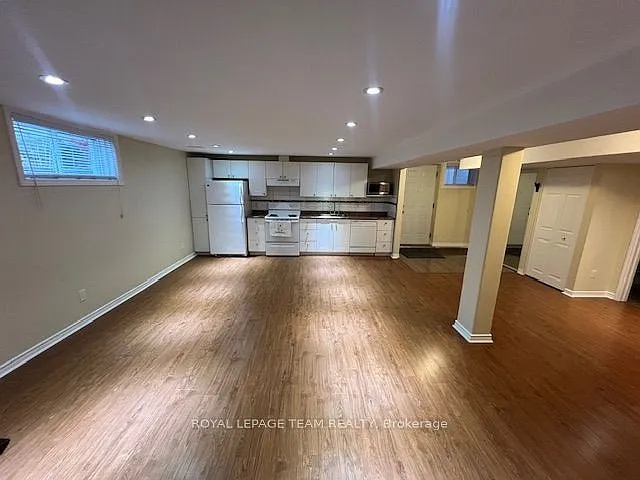 685 Everlasting Cres #B — Photo 18