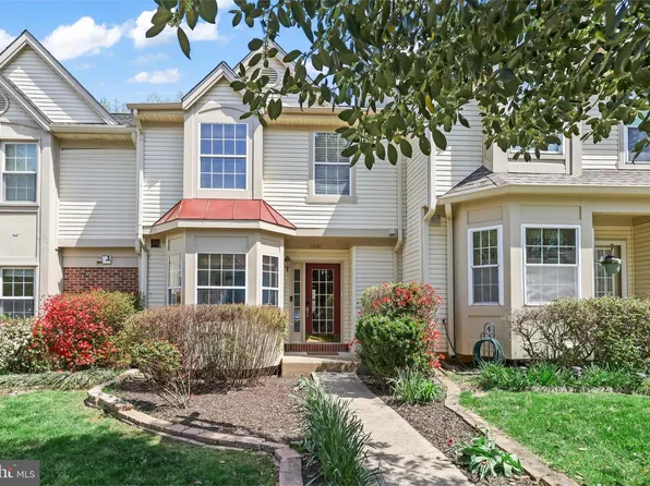 15767 Widewater Dr, Dumfries, VA 22025