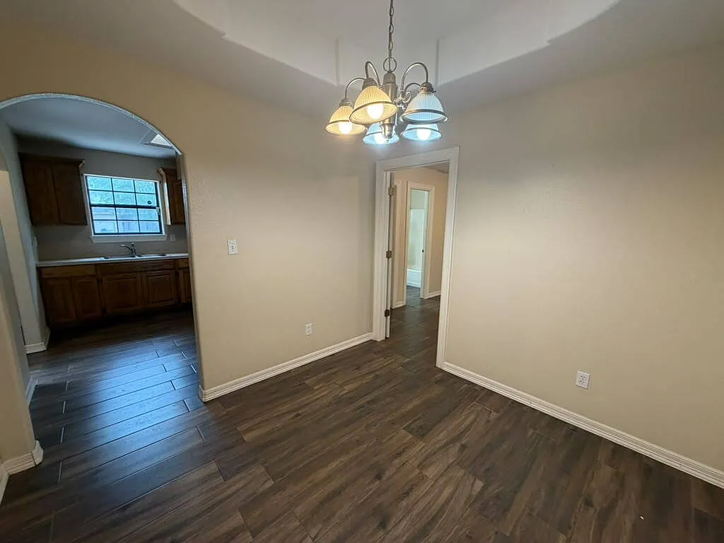 3 bed, 2.0 bath, 1020 sqft, $1,300 — Photo 4