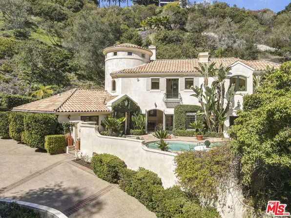 10651 Capello Way, Los Angeles, CA 90077