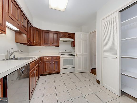 4th image of 8101 Connecticut Ave APT N303