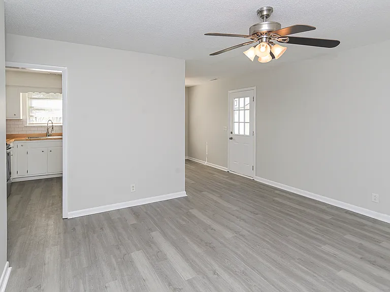 156 Macon Rd — Photo 3