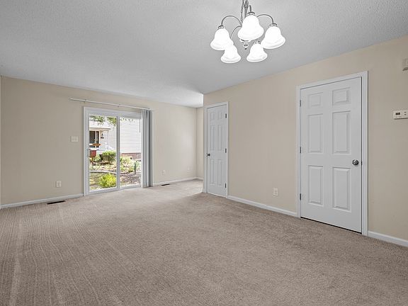 5th image of 103 Sully Ct