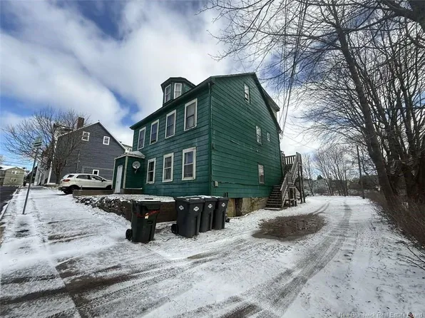 30 Cedar St, Saint John, NB E2K 1C7