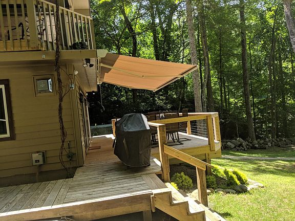 Back Deck w Awning out