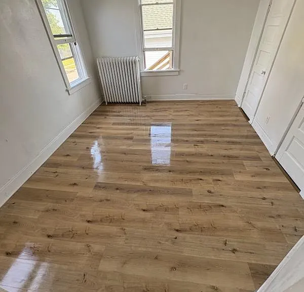 111 W State St #5 — Photo 3