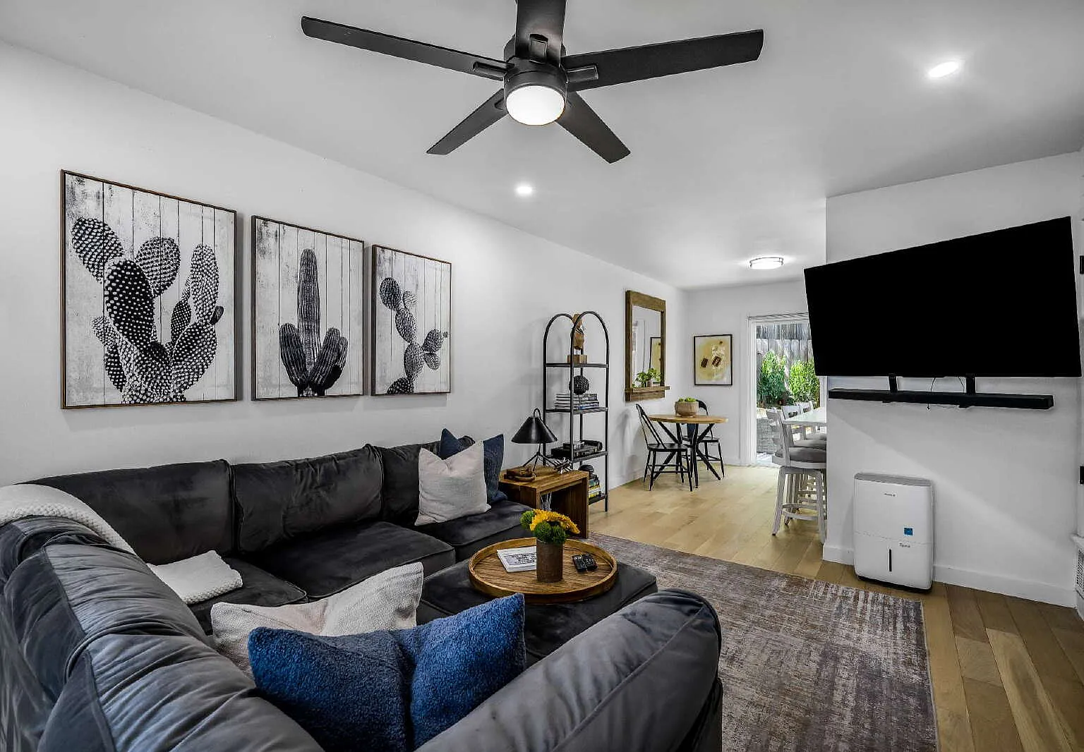 2 bed, 1.0 bath, 938 sqft, $2,800 — Photo 1