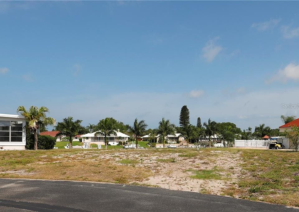 1st image of 7 Hacienda Dr