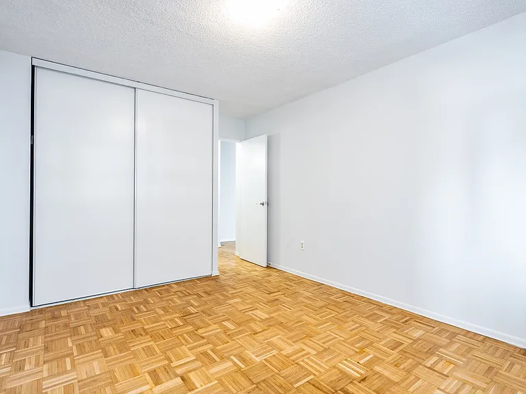 33 Orchard View Blvd — Photo 10