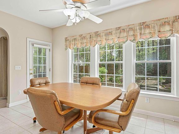 5th image of 1505 Starmont Dr