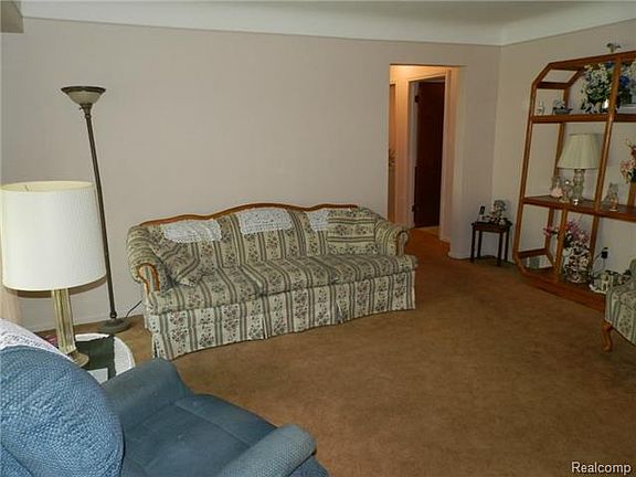 4th image of 9339 Tecumseh Ave