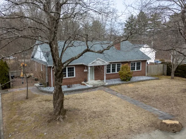 665 North Main Street, Killingly, CT 06239