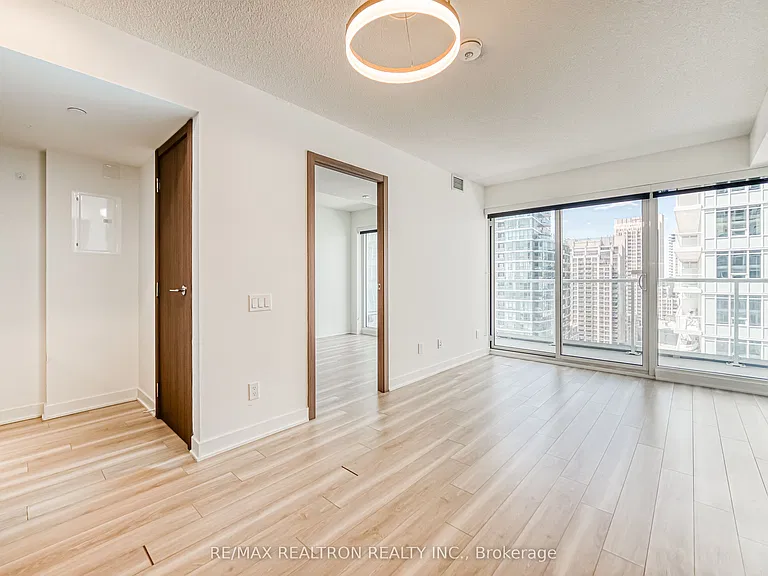 17 Bathurst St #2603 — Photo 18