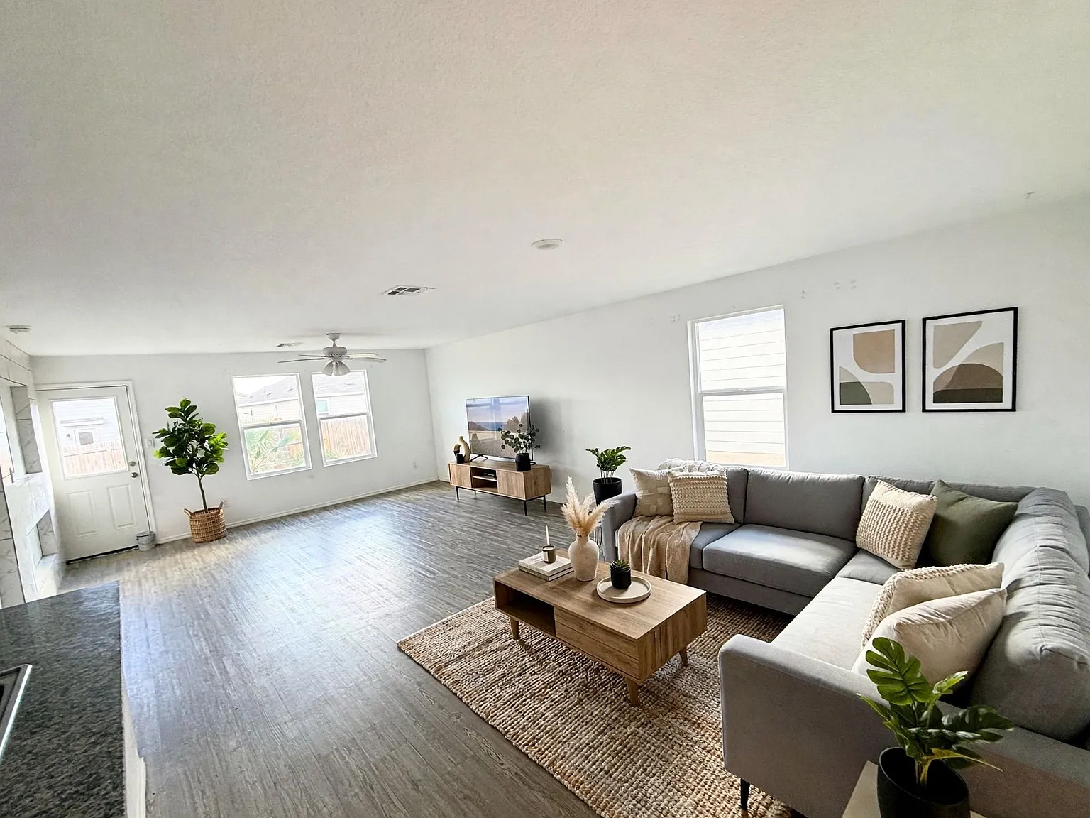 4 bed, 1667 sqft, $1,965 — Photo 4
