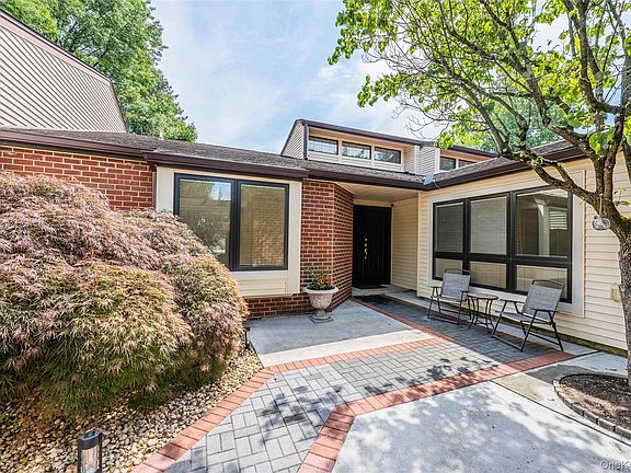 2nd image of 215 Hornbill Drive