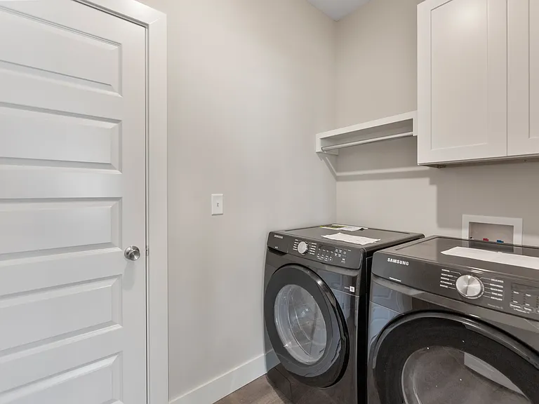 726 E Elmwood St — Photo 7