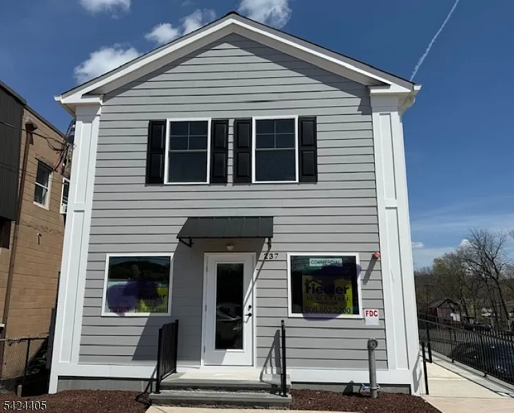 2 bed, 2.0 bath, $2,500 — Photo 1