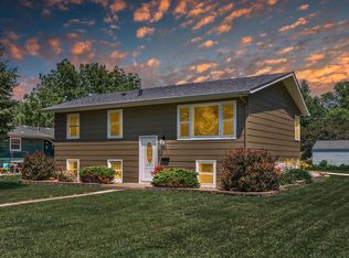 1721 14th St E, Glencoe, MN 55336
