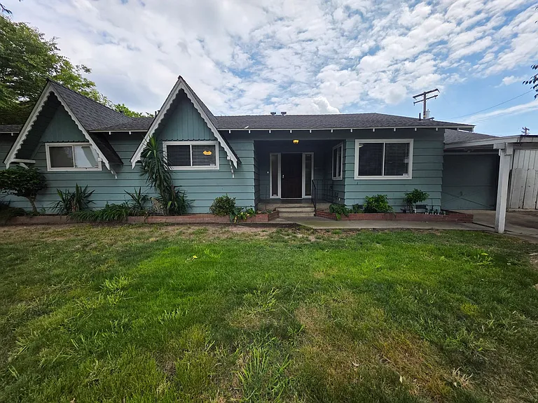 Bowen/Phelps Duplex — Photo 1