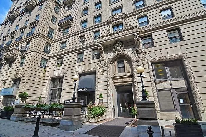 21 Beacon St #2J — Photo 1